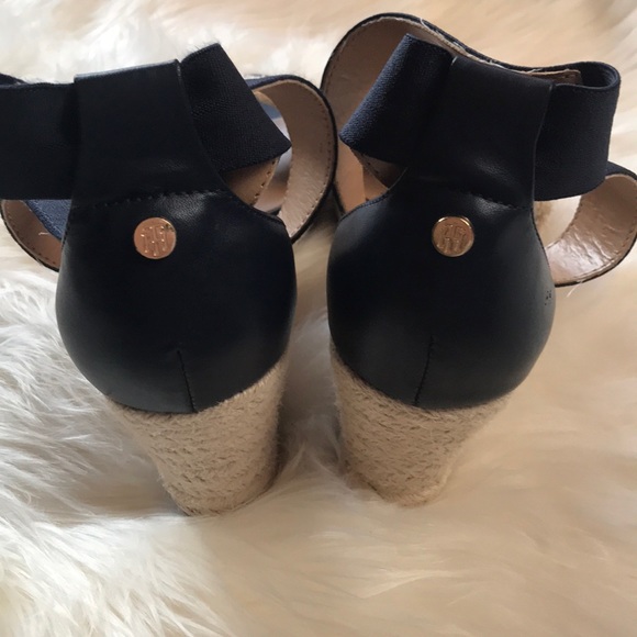 NWOB Tommy Hilfiger espadrille wedges size 9.5 - Picture 6 of 6